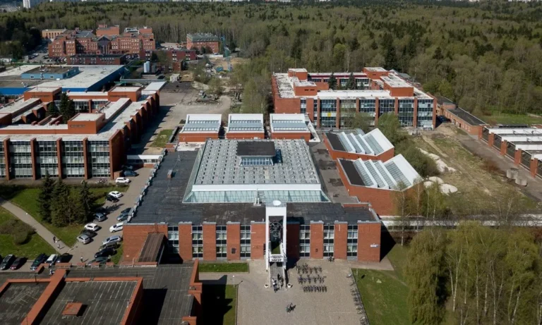 Top 10 ngành học tốt nhất tại Đại học Nghiên cứu Quốc gia “MIET”